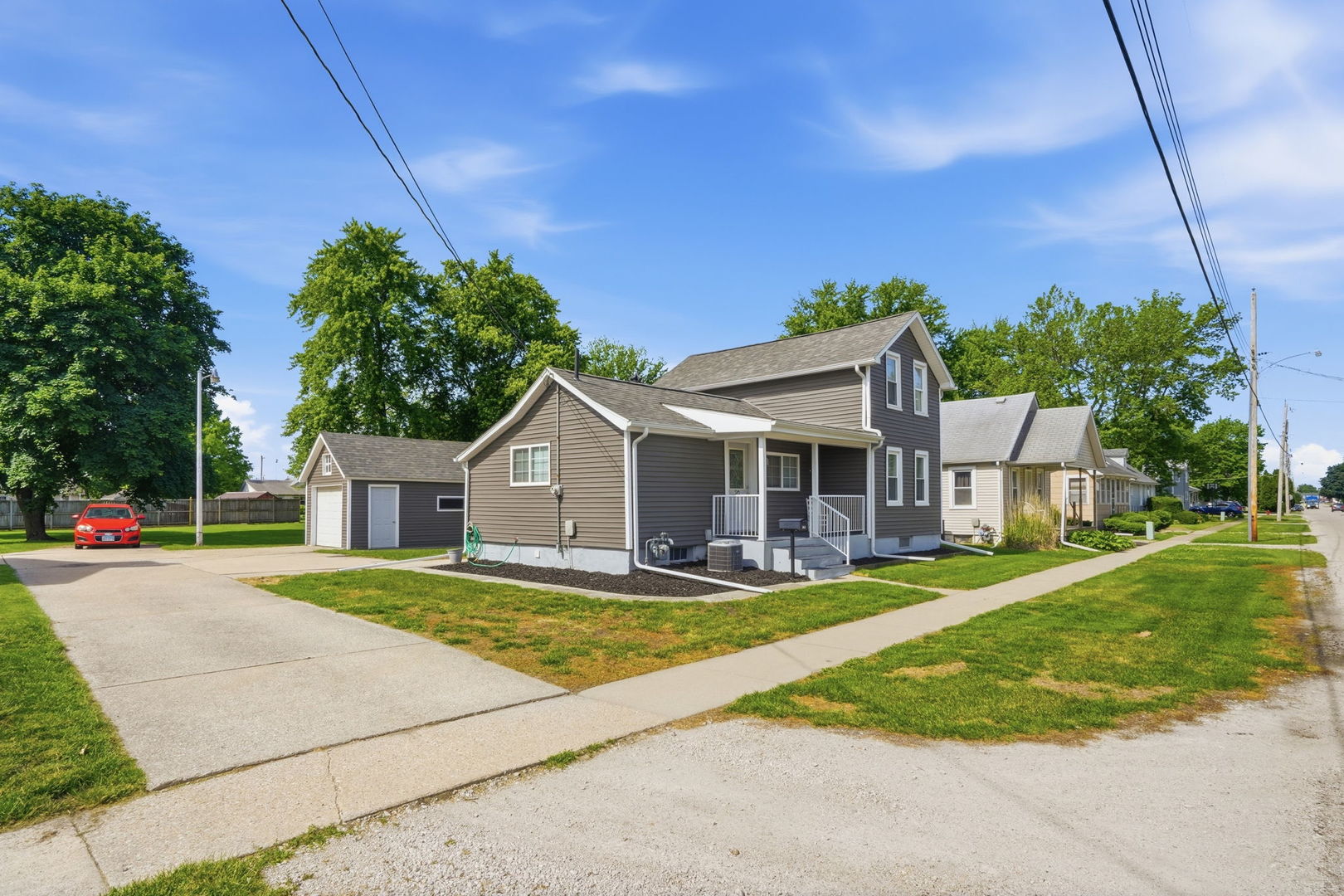 Homes for sale in Geneseo, IL | 526 E Orange St, Geneseo, IL 61254 | MLS# 12658938