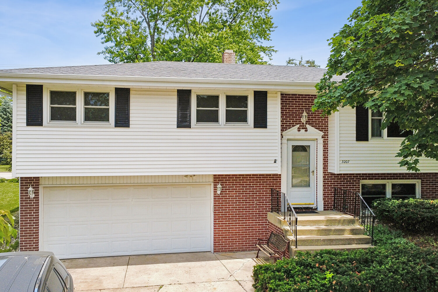 Homes for sale in Joliet, IL | 3207 Indianwood Ln, Joliet, IL 60431 | MLS# 12659127