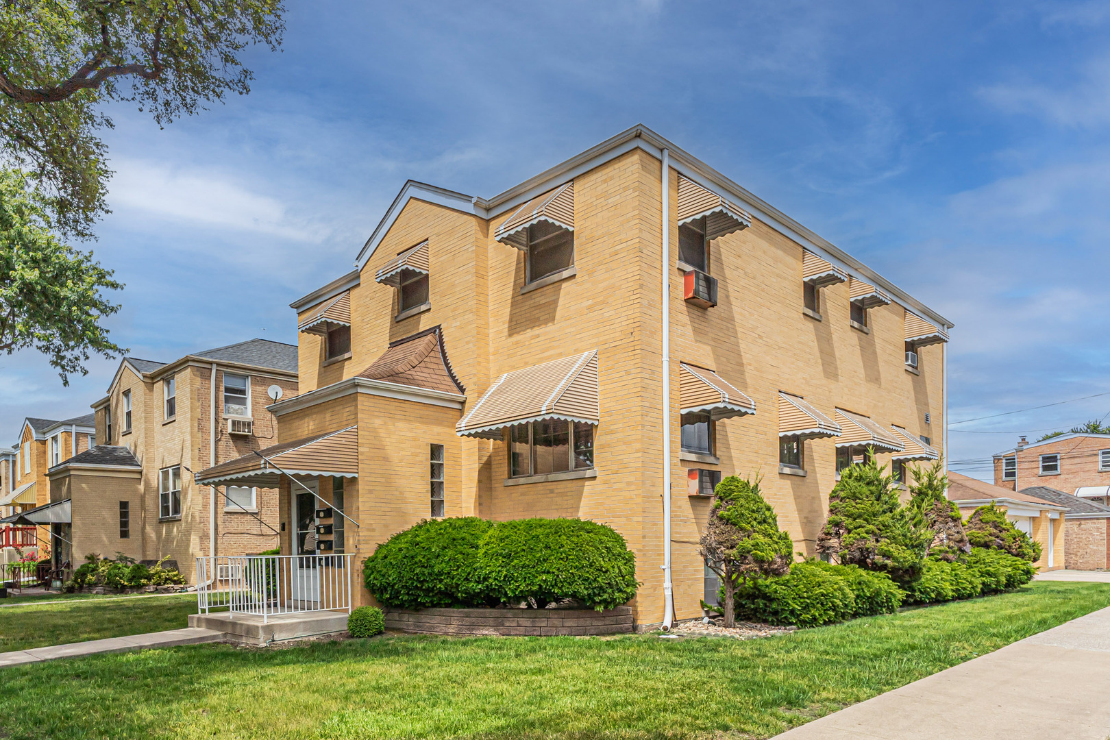 Homes for sale in Elmwood Park, IL | 2001 N 73rd Ct, Elmwood Park, IL 60707 | MLS# 12659302