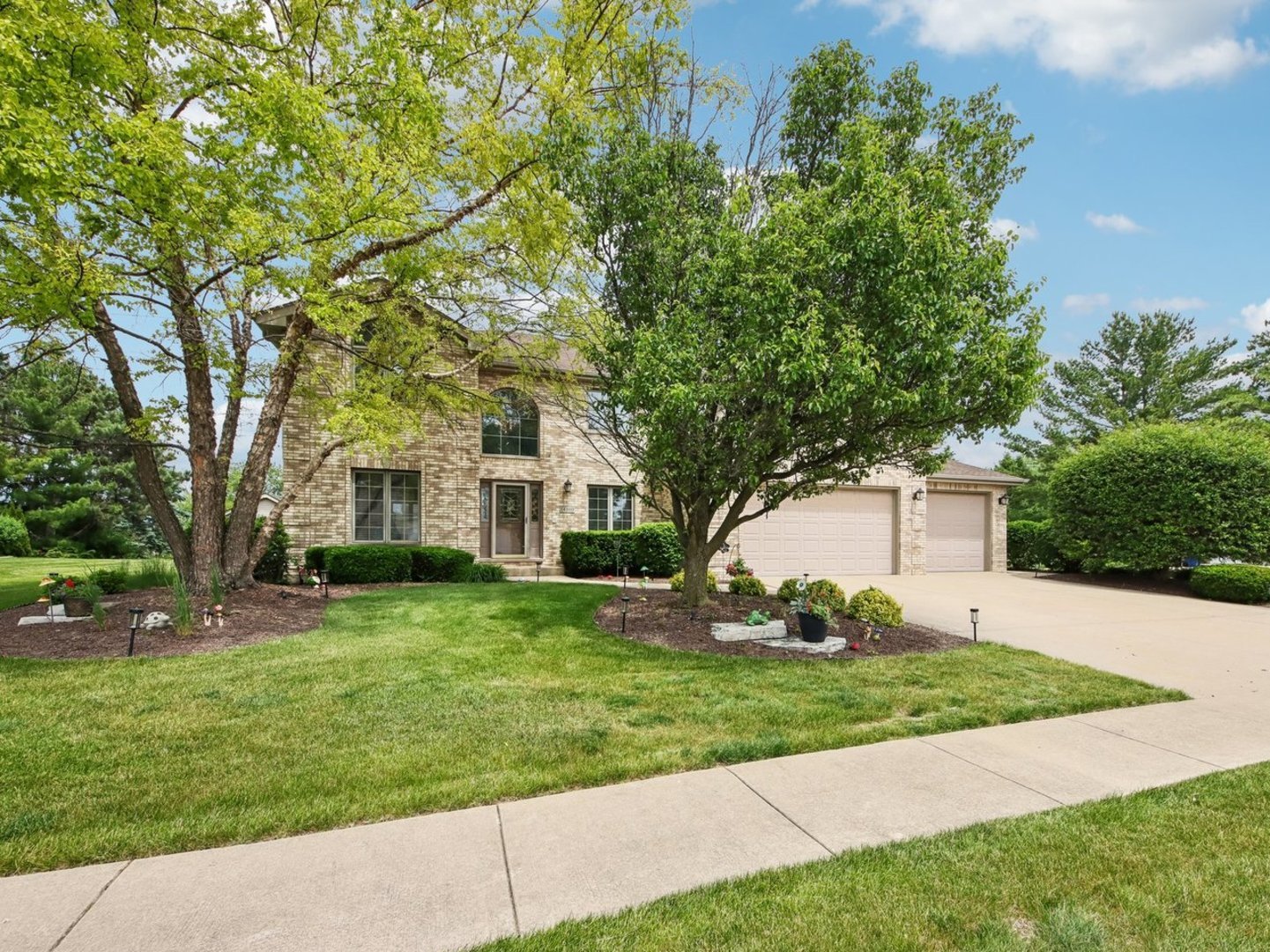 Homes for sale in Homer Glen, IL | 14100 W Anne K Dr, Homer Glen, IL 60491 | MLS# 12659429