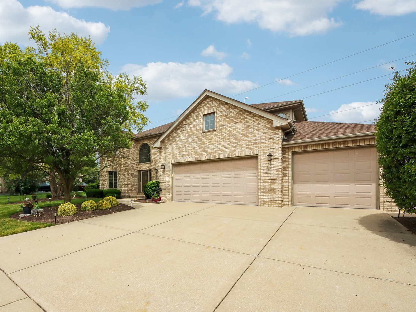 Homes for sale in Homer Glen, IL | 14100 W Anne K Dr, Homer Glen, IL 60491 | MLS# 12659429