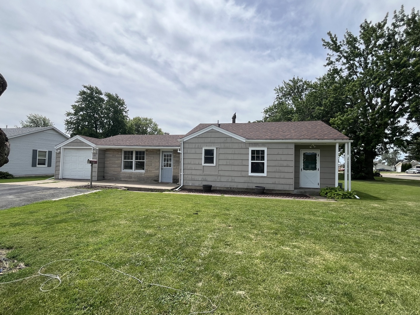 Homes for sale in Kewanee, IL | 401 E College St, Kewanee, IL 61443 | MLS# 12659545