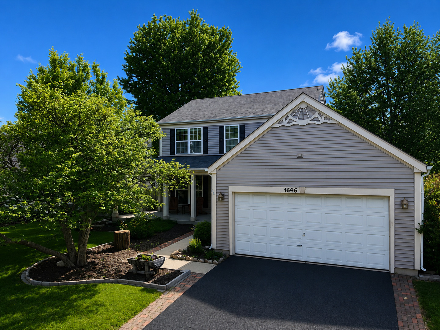 Homes for sale in Carpentersville, IL | 1646 Gleneagle Dr, Carpentersville, IL 60110 | MLS# 12659621