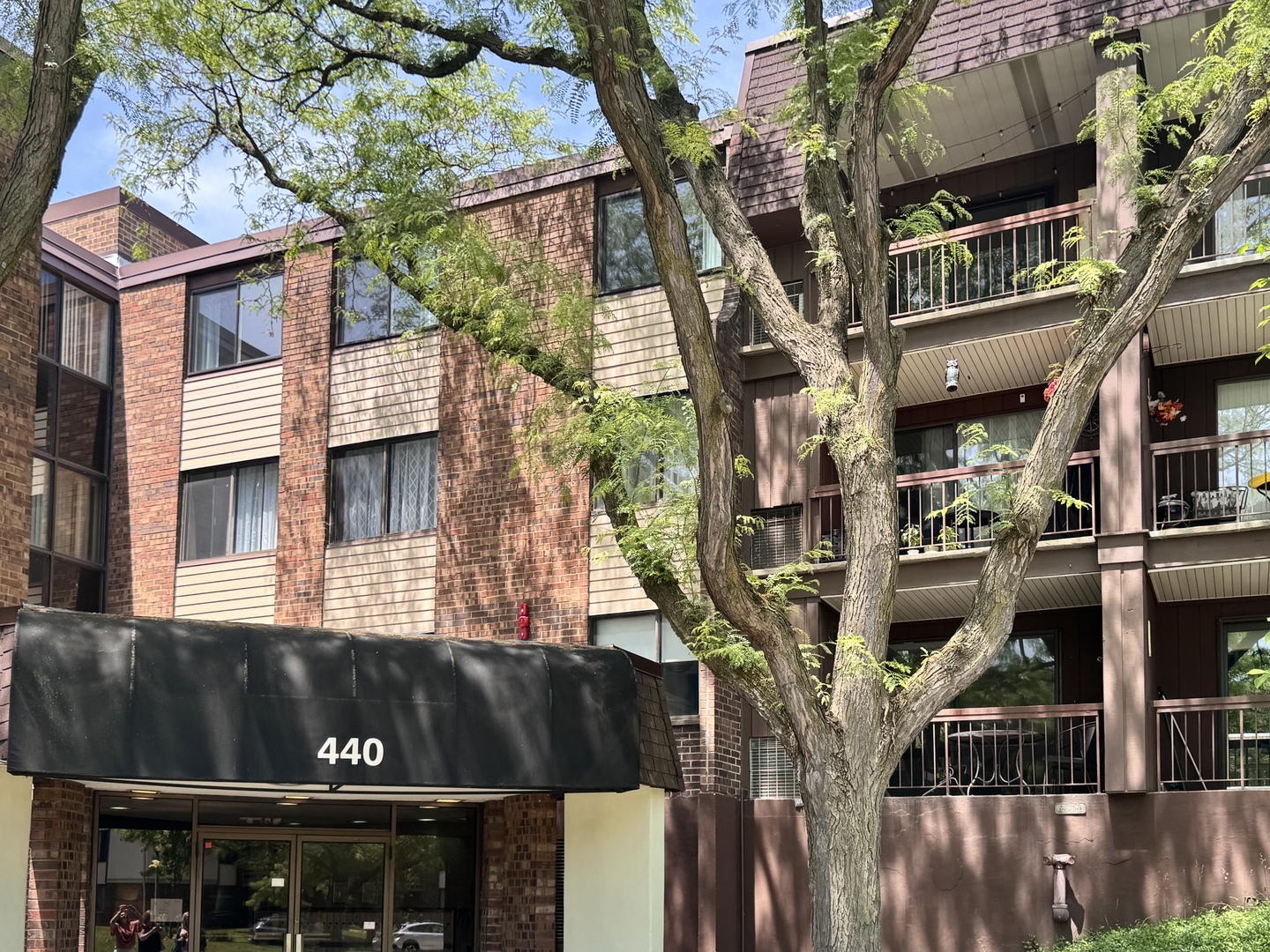 Homes for sale in Glen Ellyn, IL | 440 Raintree Ct #3G, Glen Ellyn, IL 60137 | MLS# 12659710