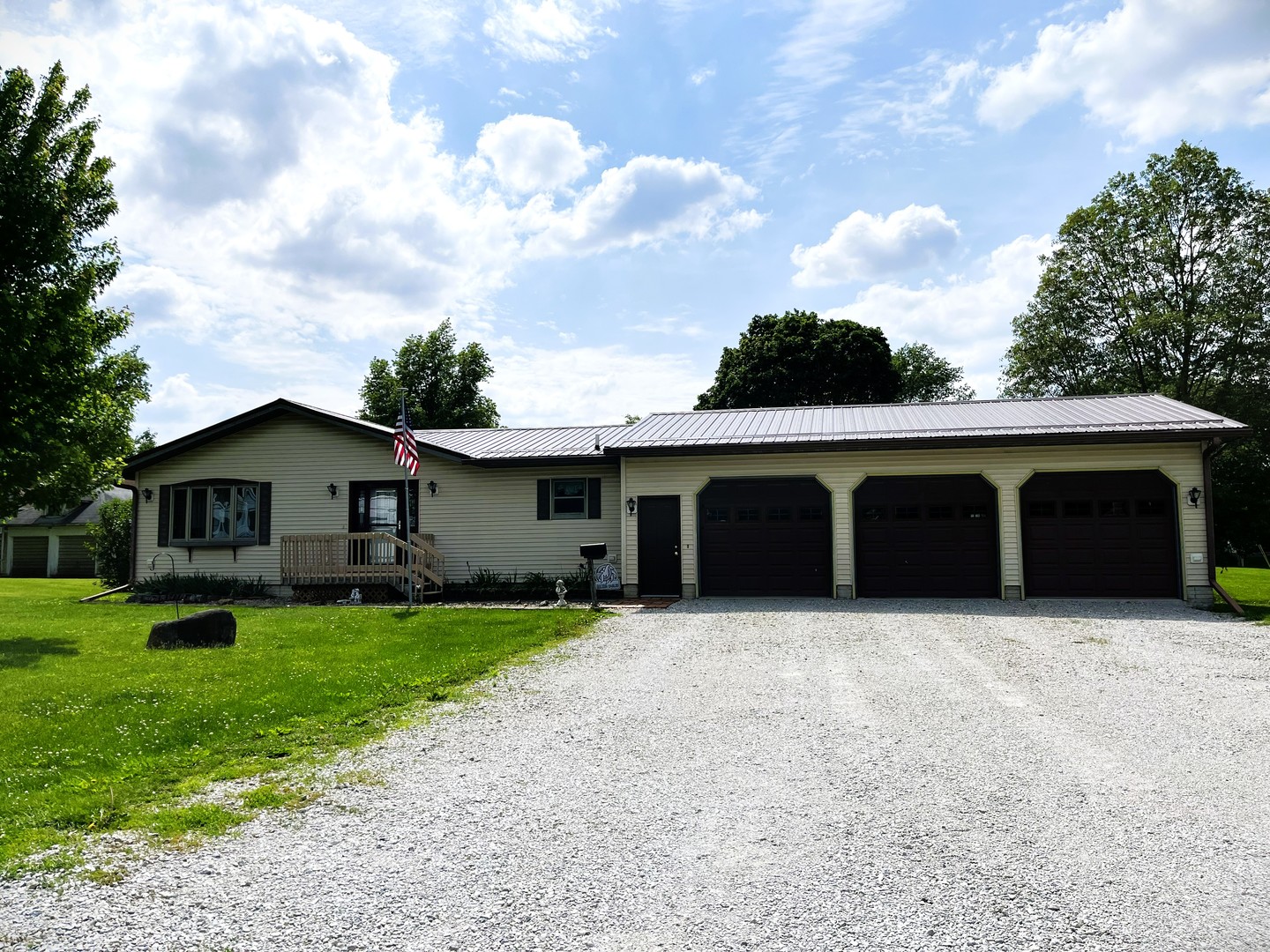 Homes for sale in Aledo, IL | 505 Nw 5th Ave, Aledo, IL 61231 | MLS# 12659733