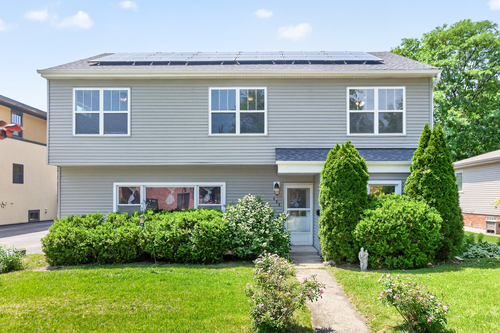 Homes for sale in Lombard, IL | 402 S Ahrens Ave, Lombard, IL 60148 | MLS# 12659843