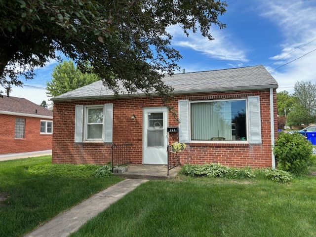 Homes for sale in Kewanee, IL | 628 E Division St, Kewanee, IL 61443 | MLS# 12659938
