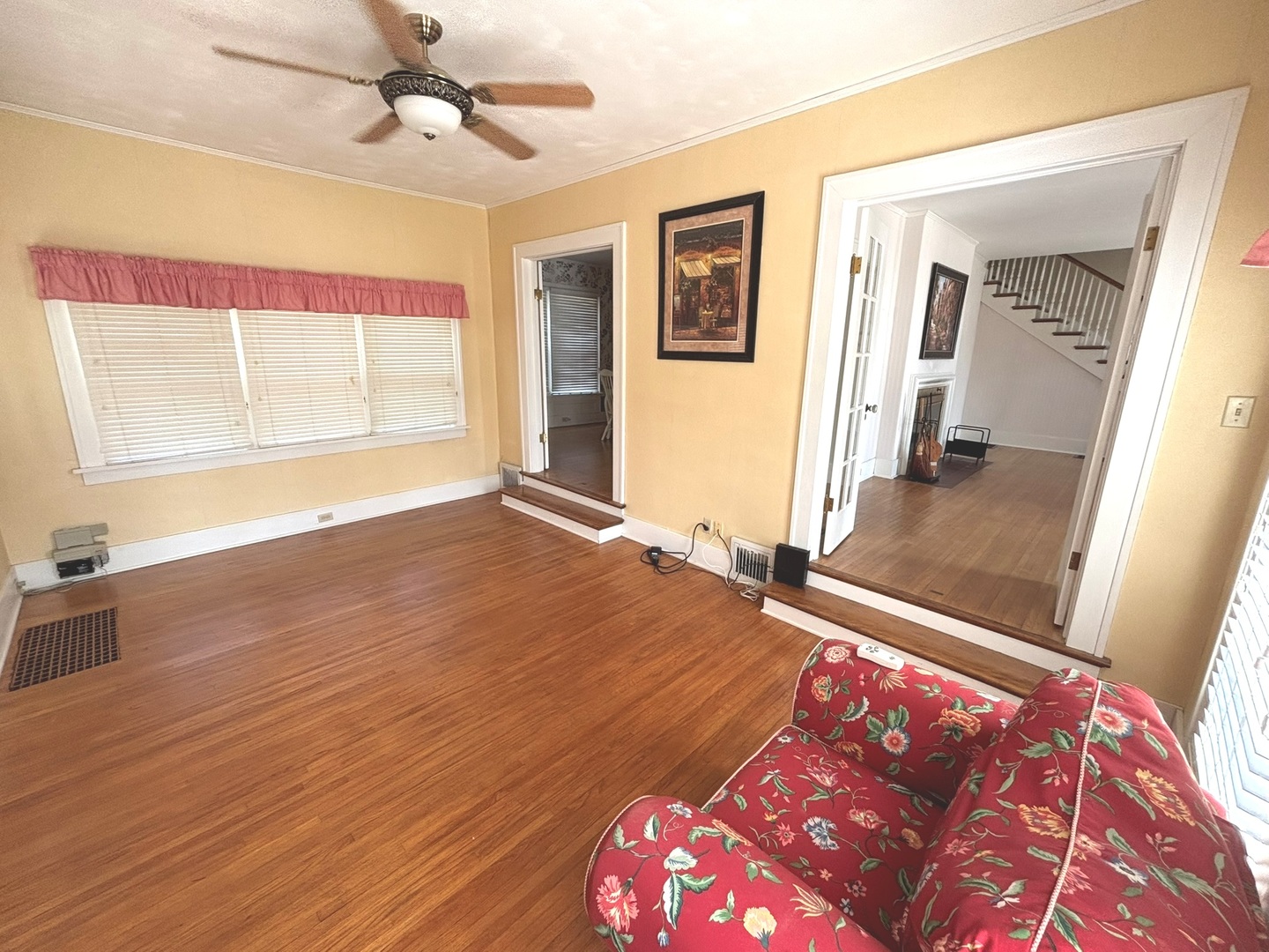Homes for sale in Salem, IL | 915 N Broadway Ave, Salem, IL 62881 | MLS# 12660000