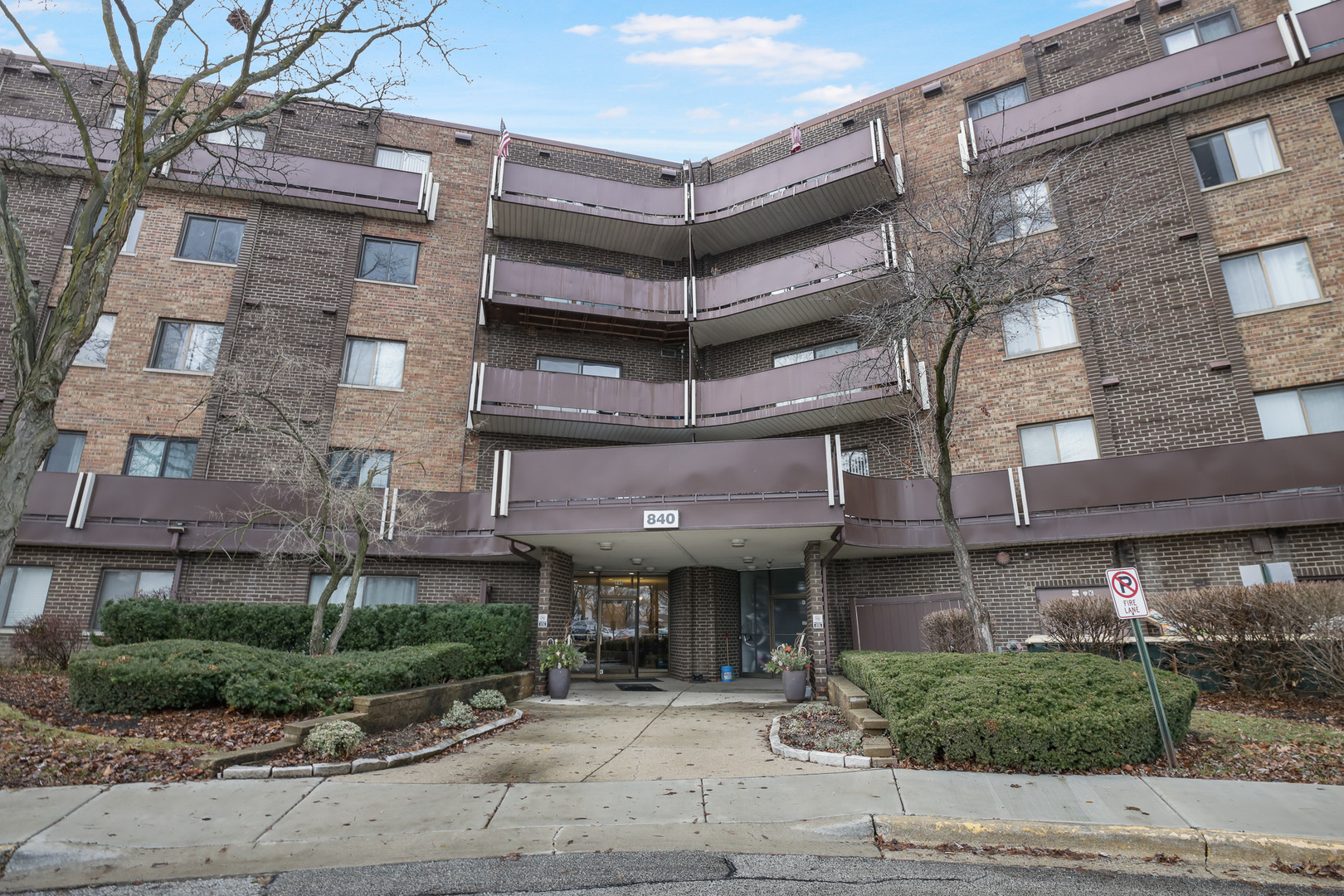 Homes for sale in Elk Grove Village, IL | 840 Wellington Ave #306, Elk Grove Village, IL 60007 | MLS# 12660148