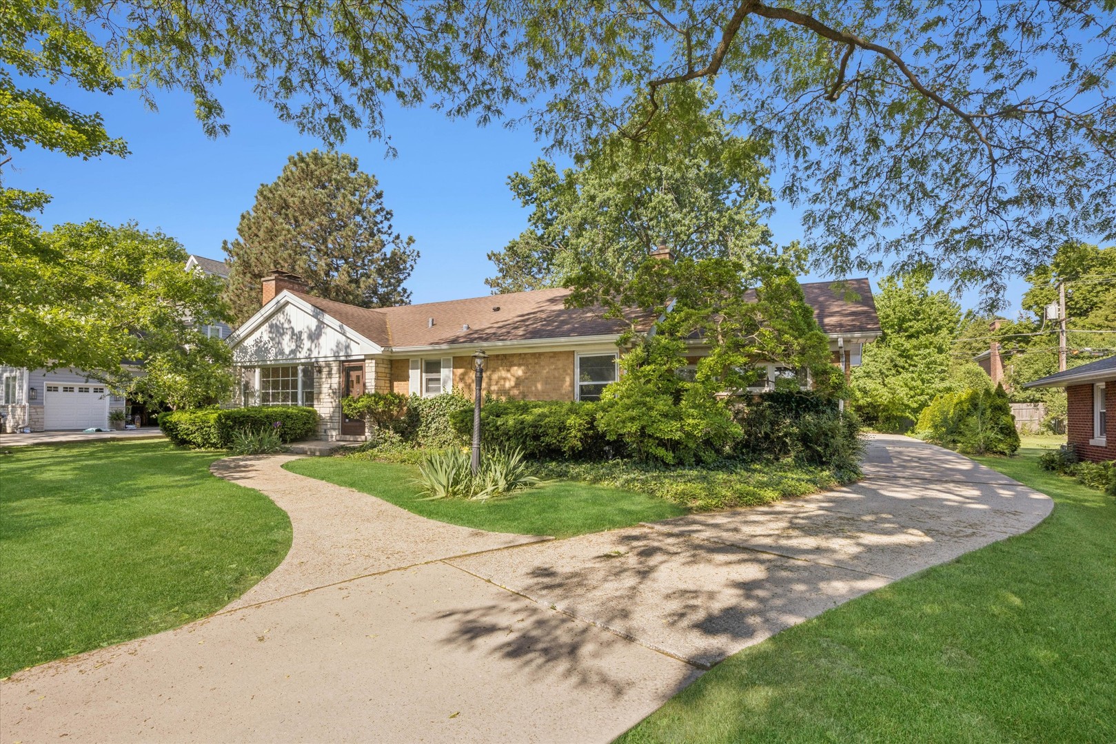 Homes for sale in La Grange, IL | 1024 S Spring Ave, La Grange, IL 60525 | MLS# 12660170