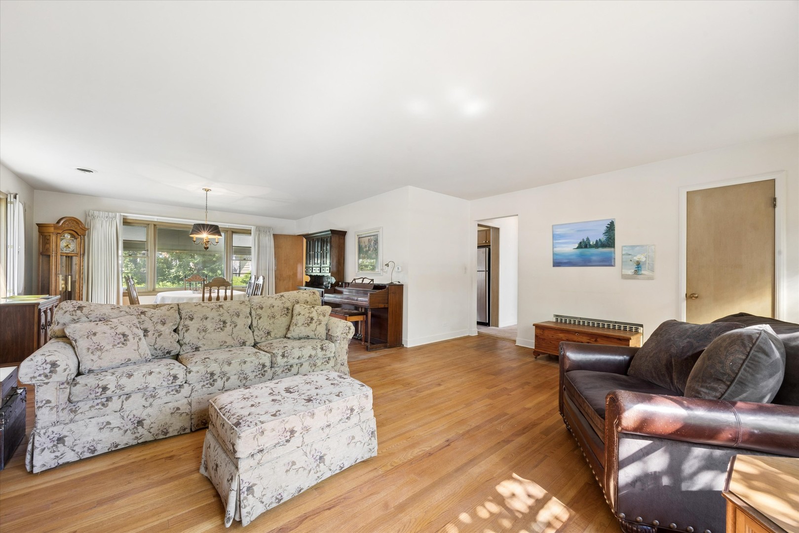 Homes for sale in La Grange, IL | 1024 S Spring Ave, La Grange, IL 60525 | MLS# 12660170