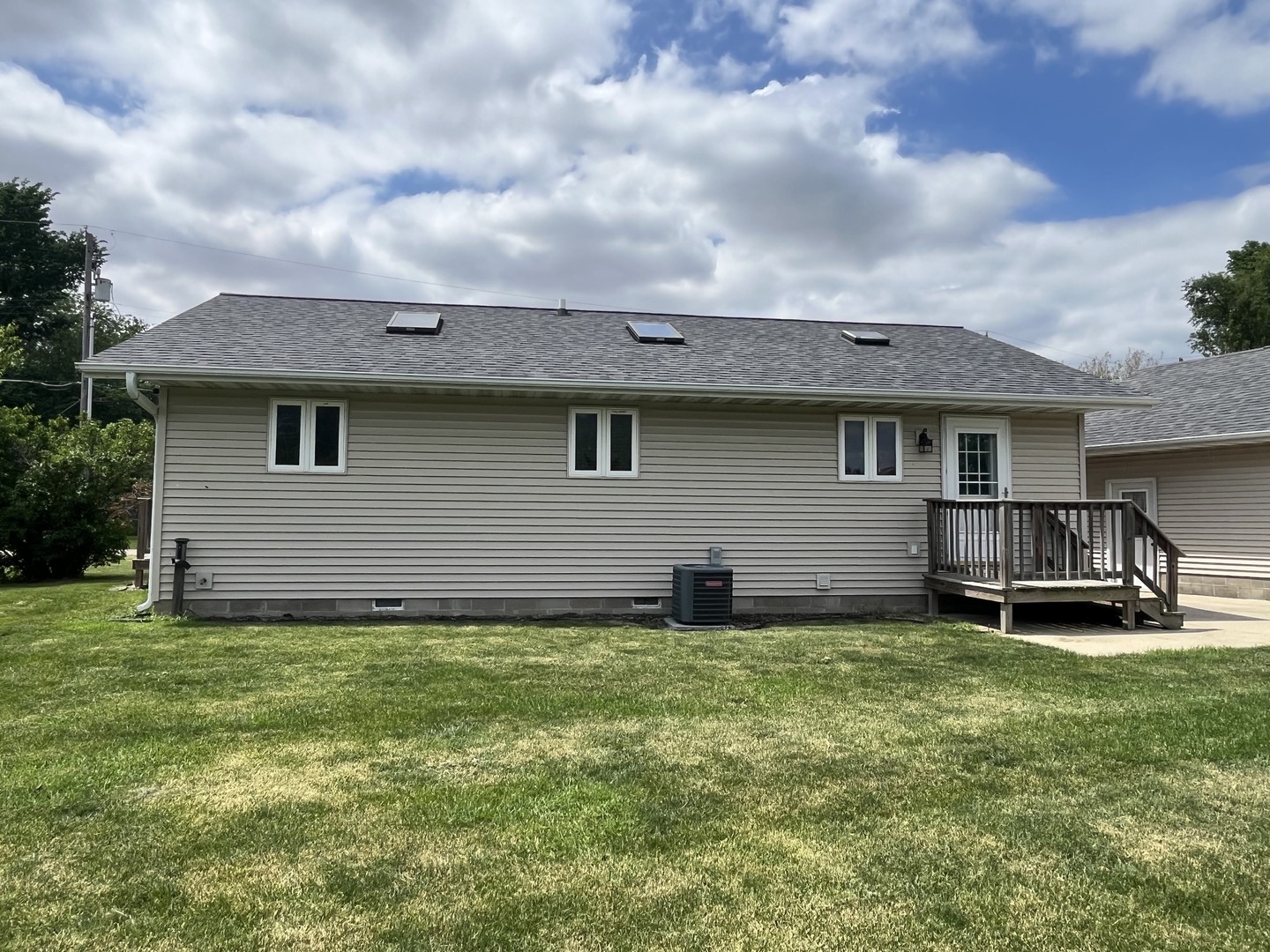 Homes for sale in Kewanee, IL | 1043 W Mill St, Kewanee, IL 61443 | MLS# 12660208