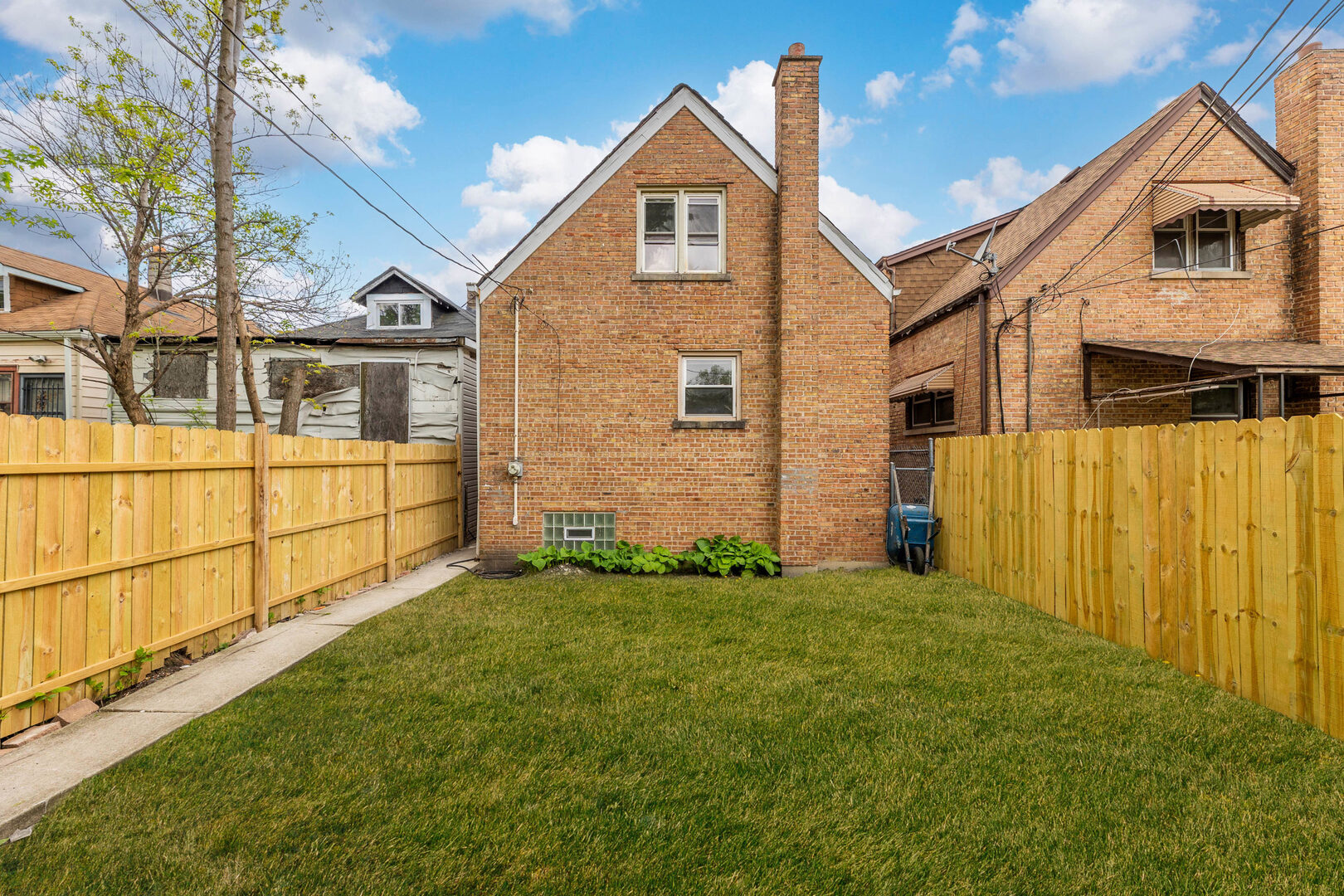 Homes for sale in Chicago, IL | 6519 S Oakley Ave, Chicago, IL 60636 | MLS# 12660254