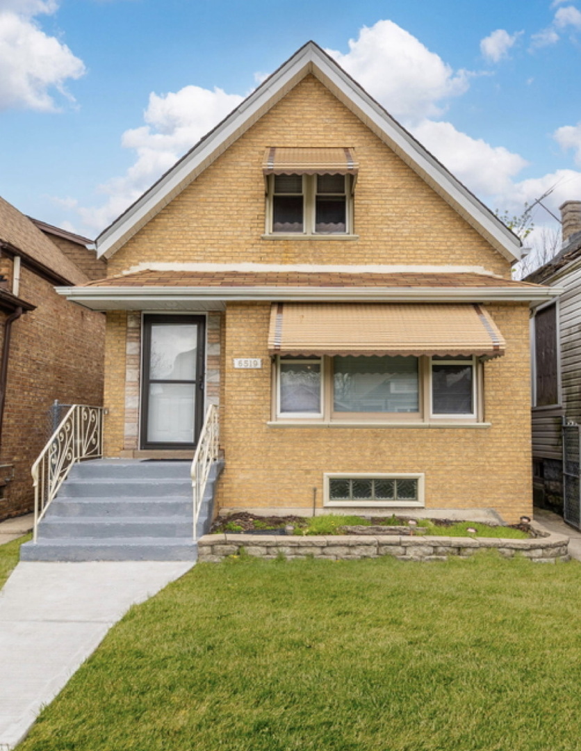 Homes for sale in Chicago, IL | 6519 S Oakley Ave, Chicago, IL 60636 | MLS# 12660254