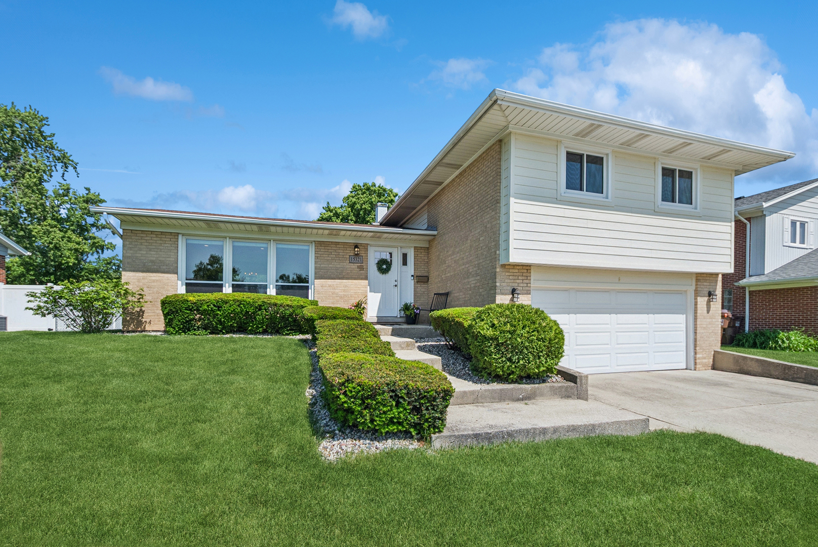 Homes for sale in Oak Forest, IL | 15321 Oak Rd, Oak Forest, IL 60452 | MLS# 12660298