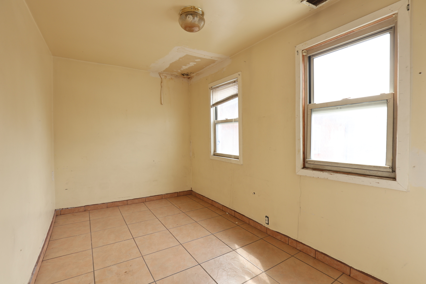 Homes for sale in Chicago, IL | 2039 W 18th Pl, Chicago, IL 60608 | MLS# 12660453