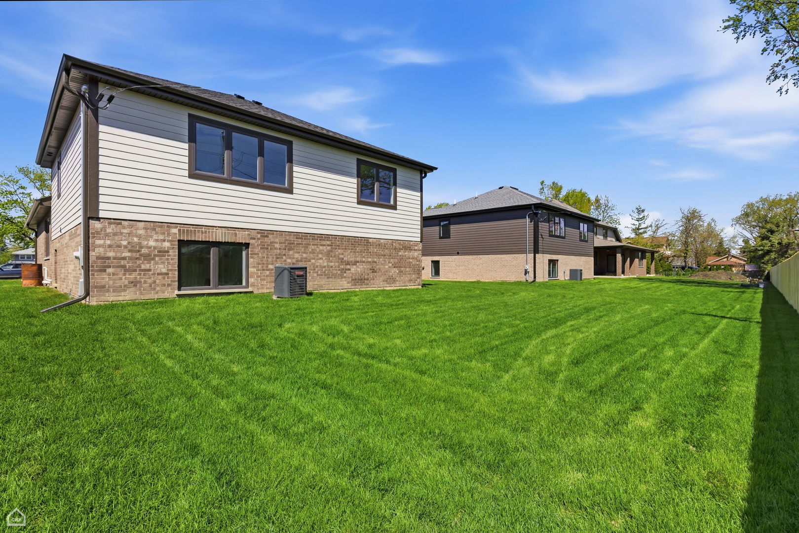 Homes for sale in Justice, IL | 8041 S 85th Ct, Justice, IL 60458 | MLS# 12660488