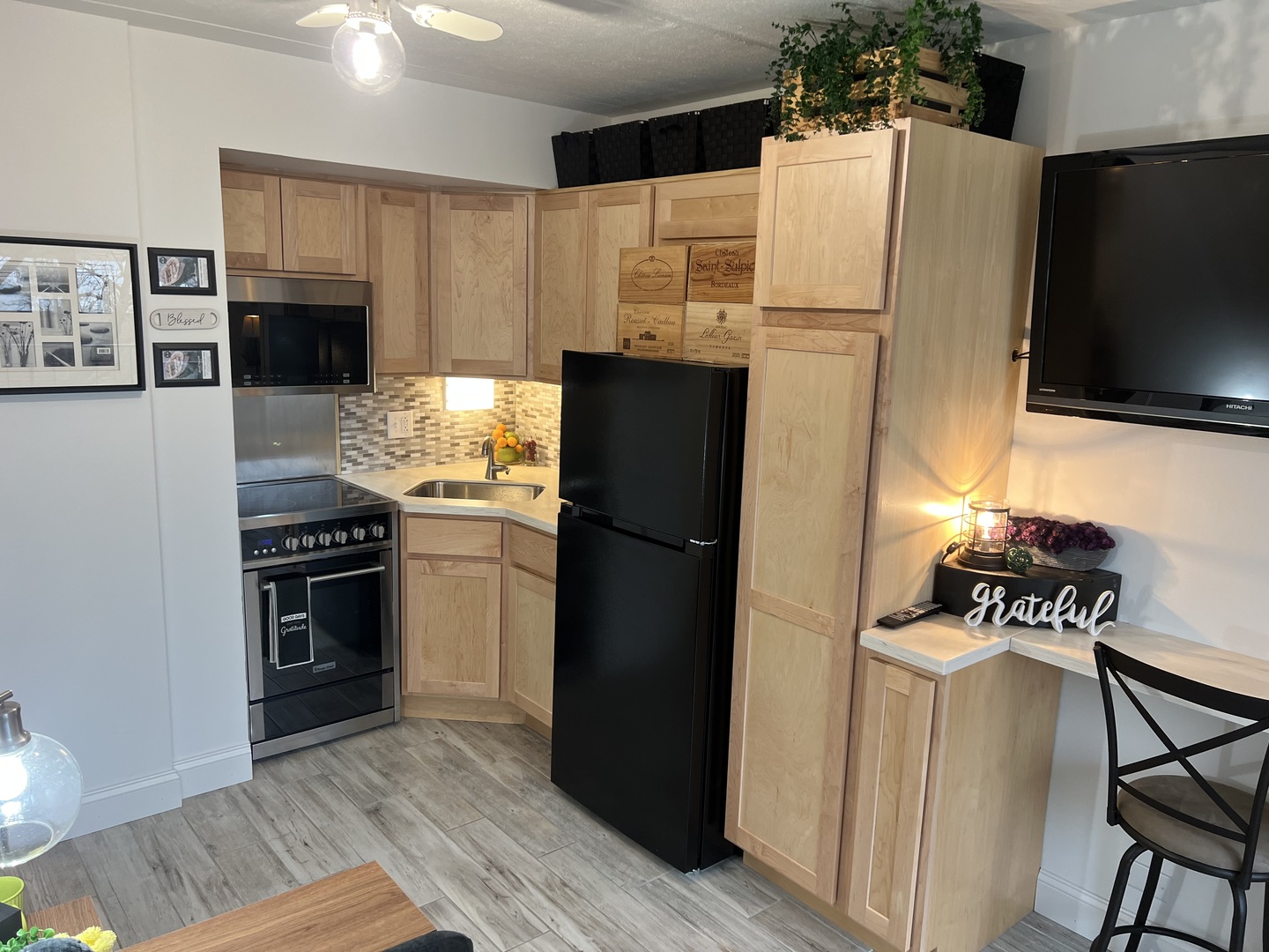 Homes for sale in Elmhurst, IL | 255 S West Ave #403, Elmhurst, IL 60126 | MLS# 12660511