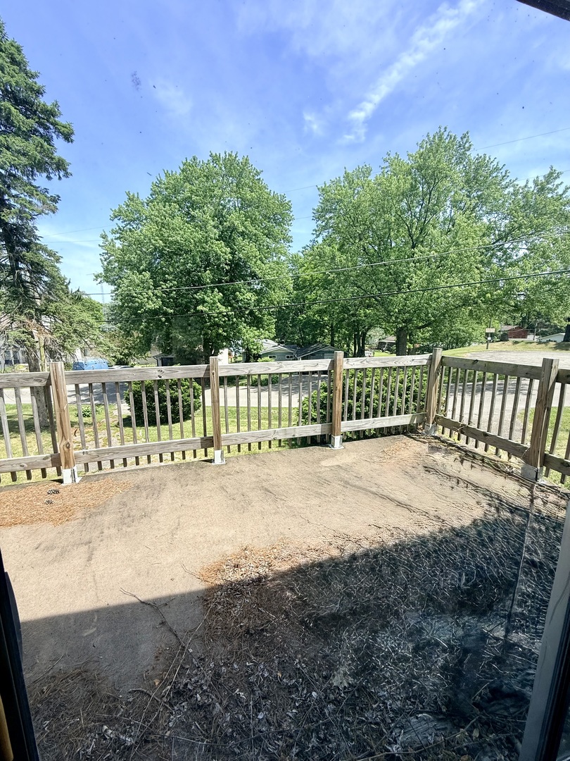 Homes for sale in Wonder Lake, IL | 4923 W Wonder Lake Dr, Wonder Lake, IL 60097 | MLS# 12660561