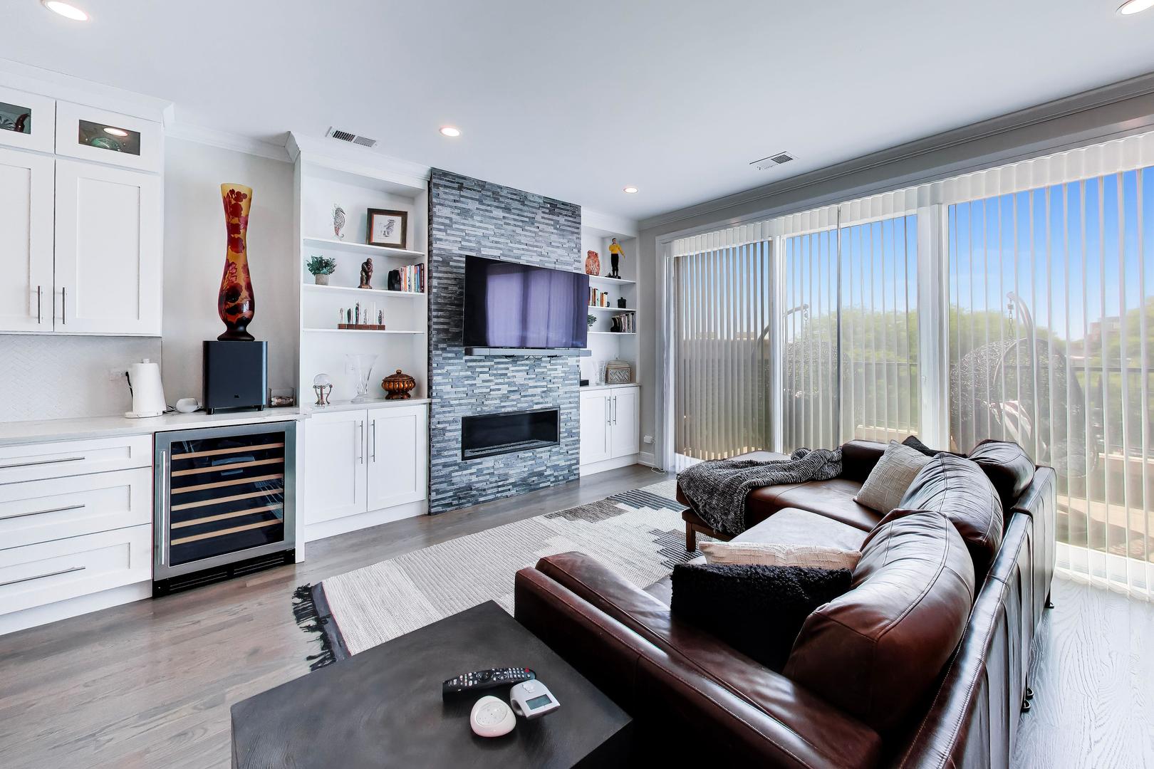 Homes for sale in Chicago, IL | 5137 N Lincoln Ave #4S, Chicago, IL 60625 | MLS# 12660574