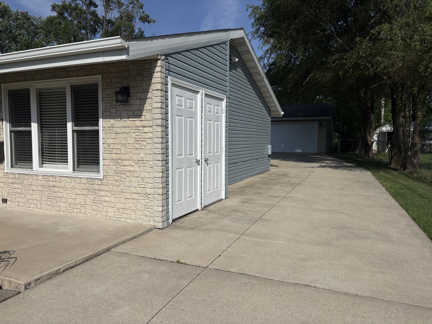 Homes for sale in Dixon, IL | 1417 Ann Ave, Dixon, IL 61021 | MLS# 12660605