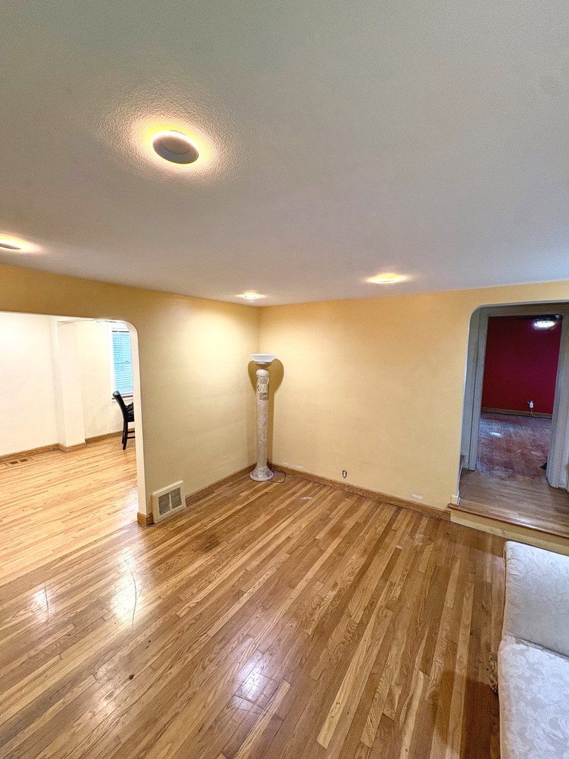 Homes for sale in Chicago, IL | 3312 W 84Th St, Chicago, IL 60652 | MLS# 12660714