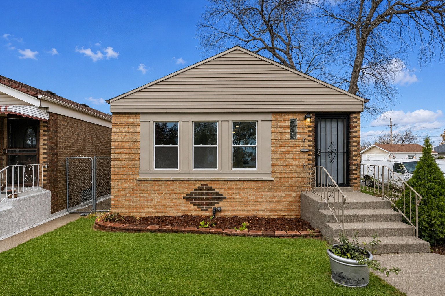 Homes for sale in Chicago, IL | 4800 S Lavergne Ave, Chicago, IL 60638 | MLS# 12660816