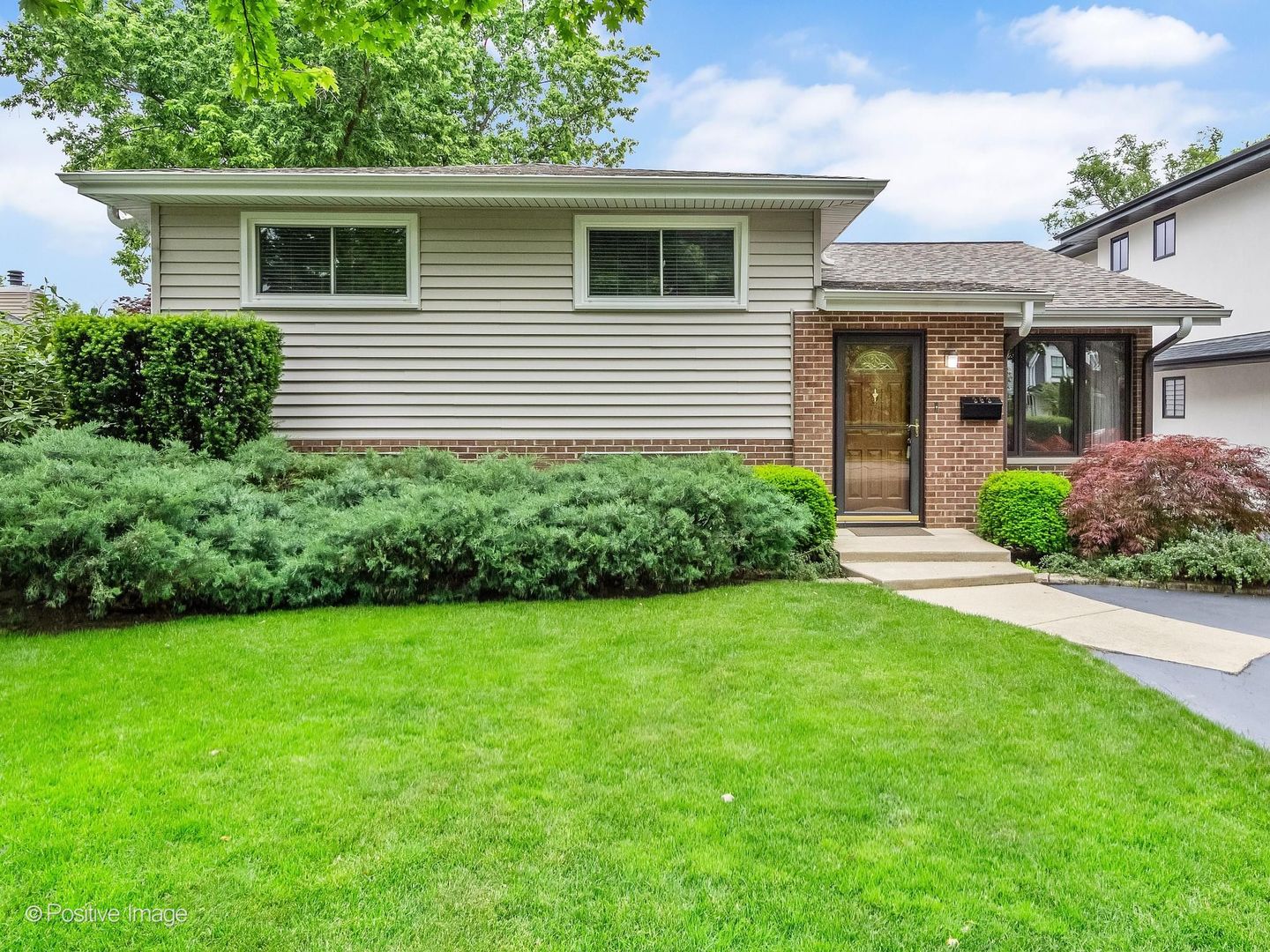 Homes for sale in Glen Ellyn, IL | 393 Grandview Ave, Glen Ellyn, IL 60137 | MLS# 12660818