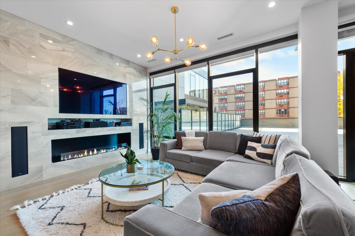 2nd image of 6 N Bishop St #206, Chicago, IL 60607 | MLS# 12660925
