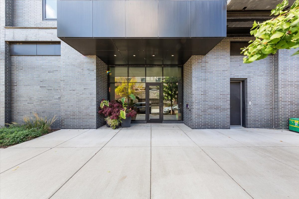 2nd image of 6 N Bishop St, Chicago, IL 60607