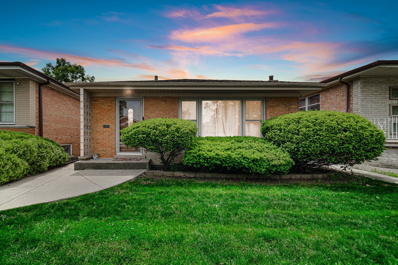 Homes for sale in Chicago, IL | 2605 W 83rd Pl, Chicago, IL 60652 | MLS# 12660983