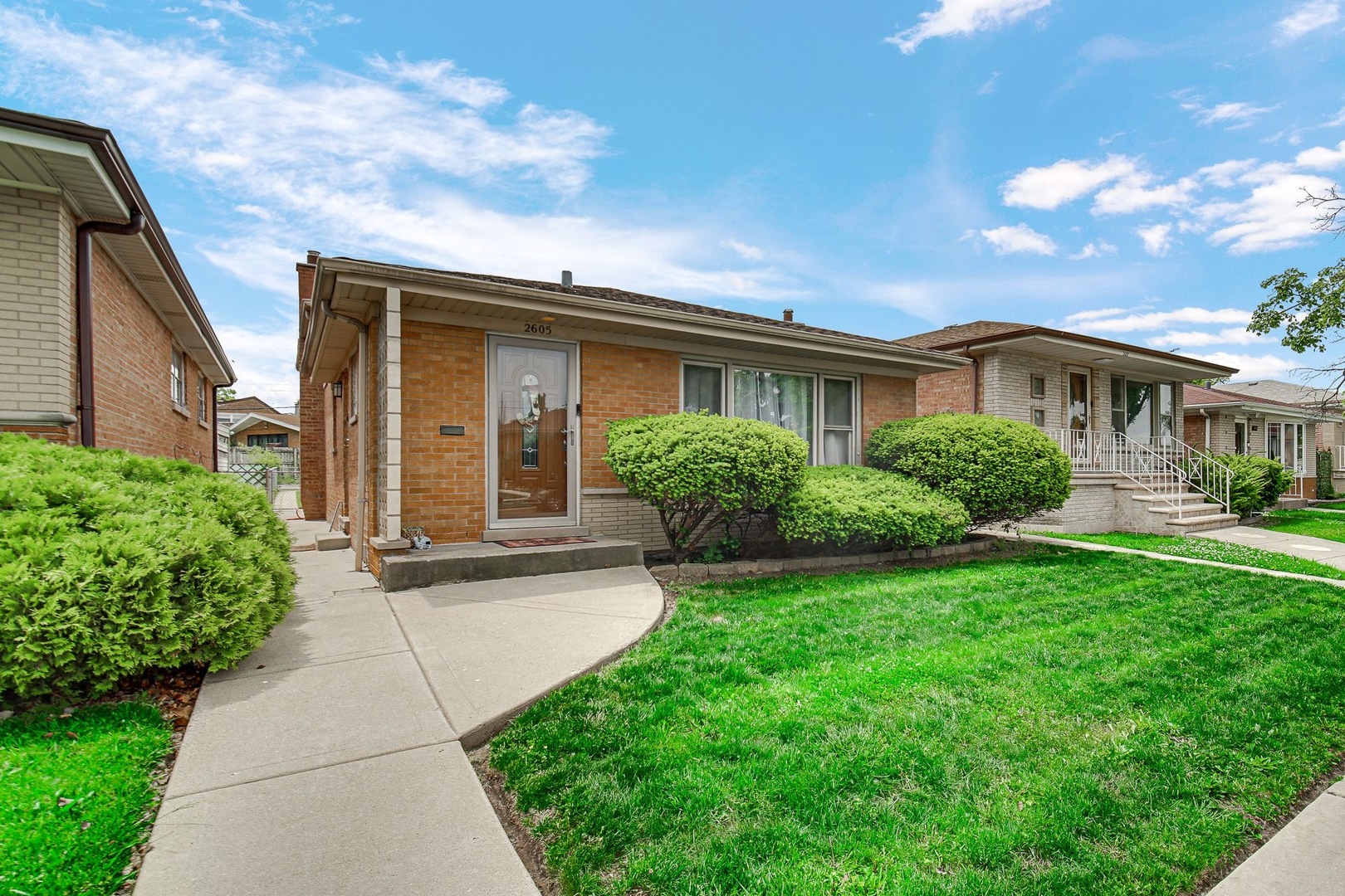 Homes for sale in Chicago, IL | 2605 W 83rd Pl, Chicago, IL 60652 | MLS# 12660983