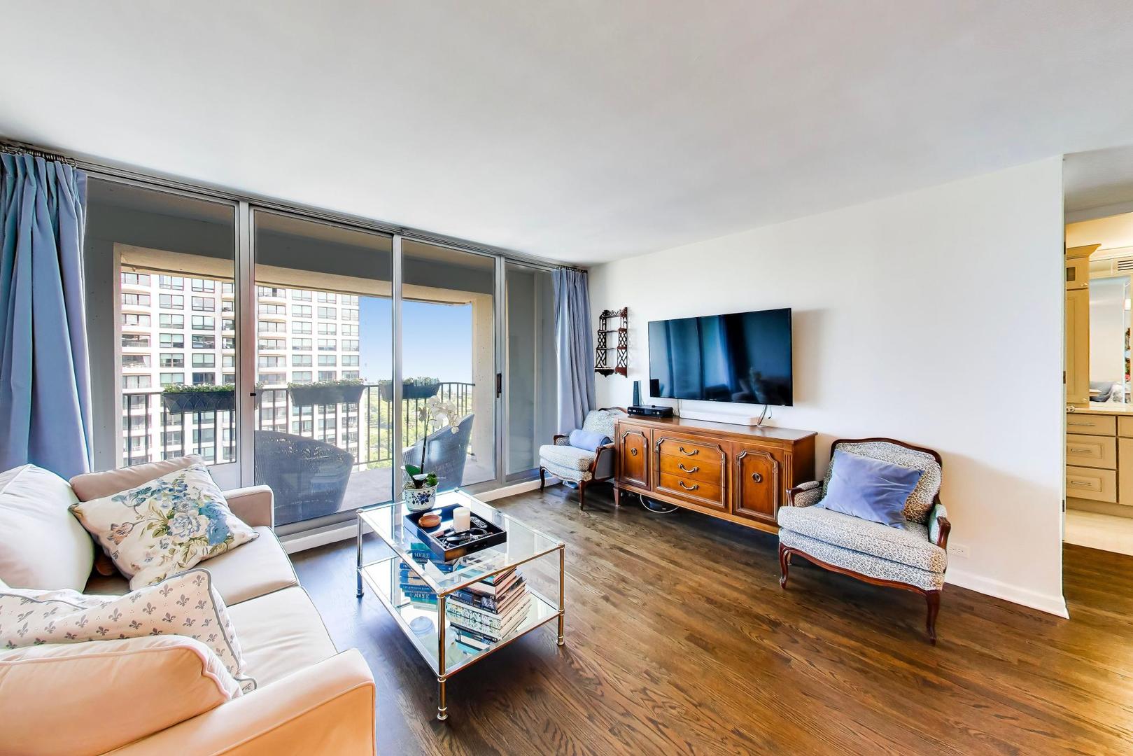 Homes for sale in Chicago, IL | 1960 N Lincoln Park West #2911, Chicago, IL 60614 | MLS# 12661003