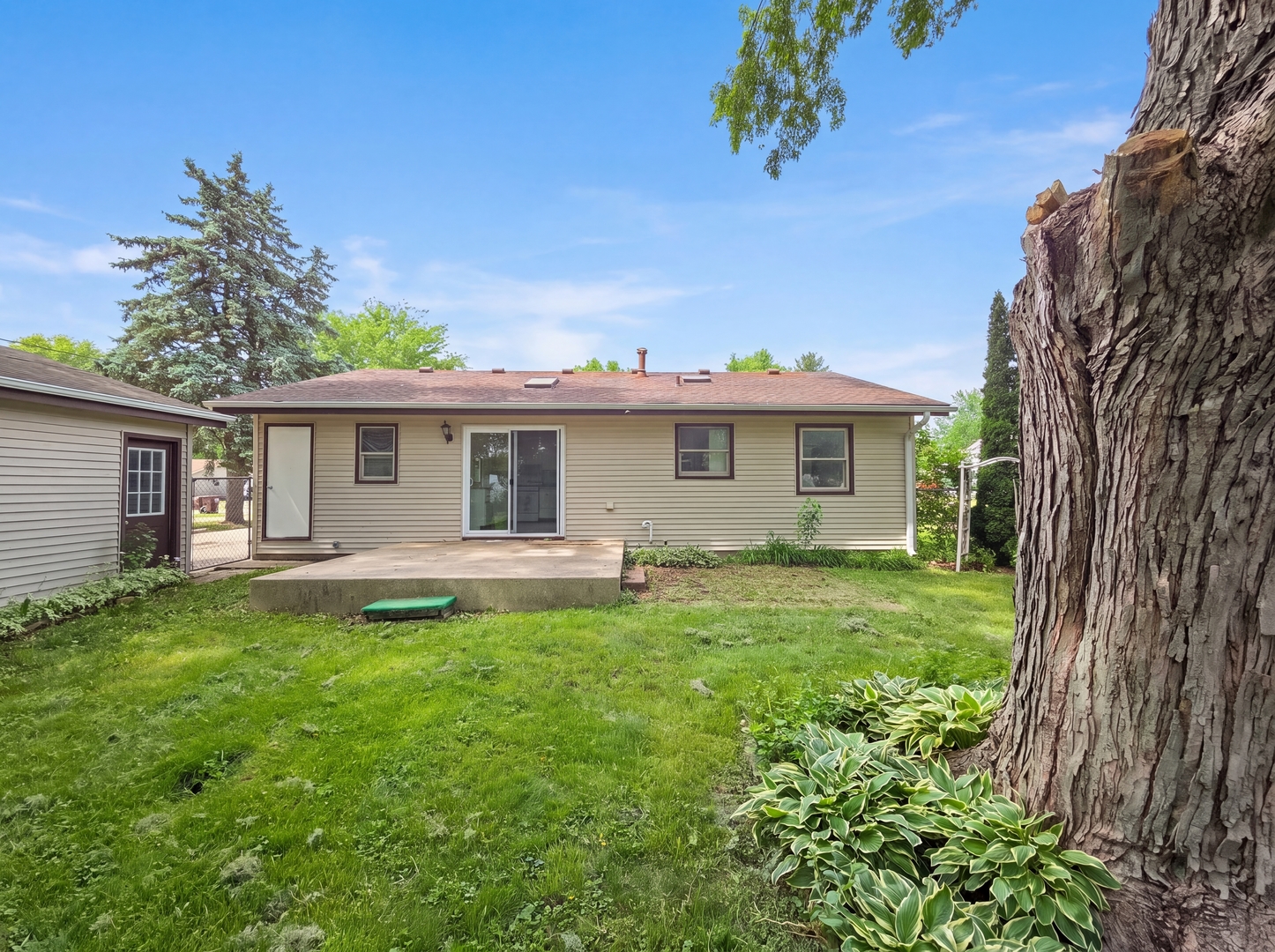 Homes for sale in Rochelle, IL | 400 Phyllis Ave Se, Rochelle, IL 61068 | MLS# 12661244