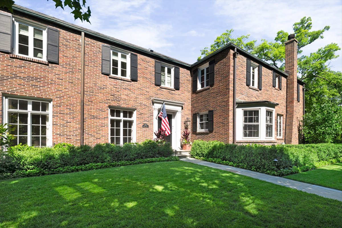 Homes for sale in Winnetka, IL | 870 Bryant Ave, Winnetka, IL 60093 | MLS# 12661245