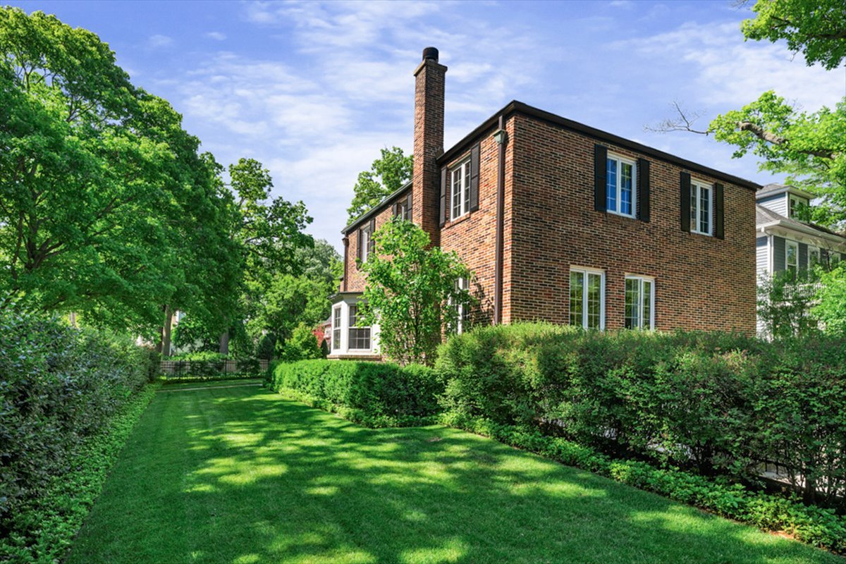 Homes for sale in Winnetka, IL | 870 Bryant Ave, Winnetka, IL 60093 | MLS# 12661245