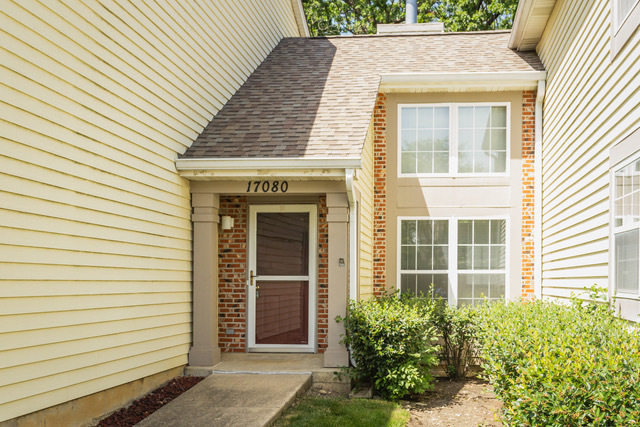 Homes for sale in Libertyville, IL | 17080 W Cunningham Ct, Libertyville, IL 60048 | MLS# 12661295