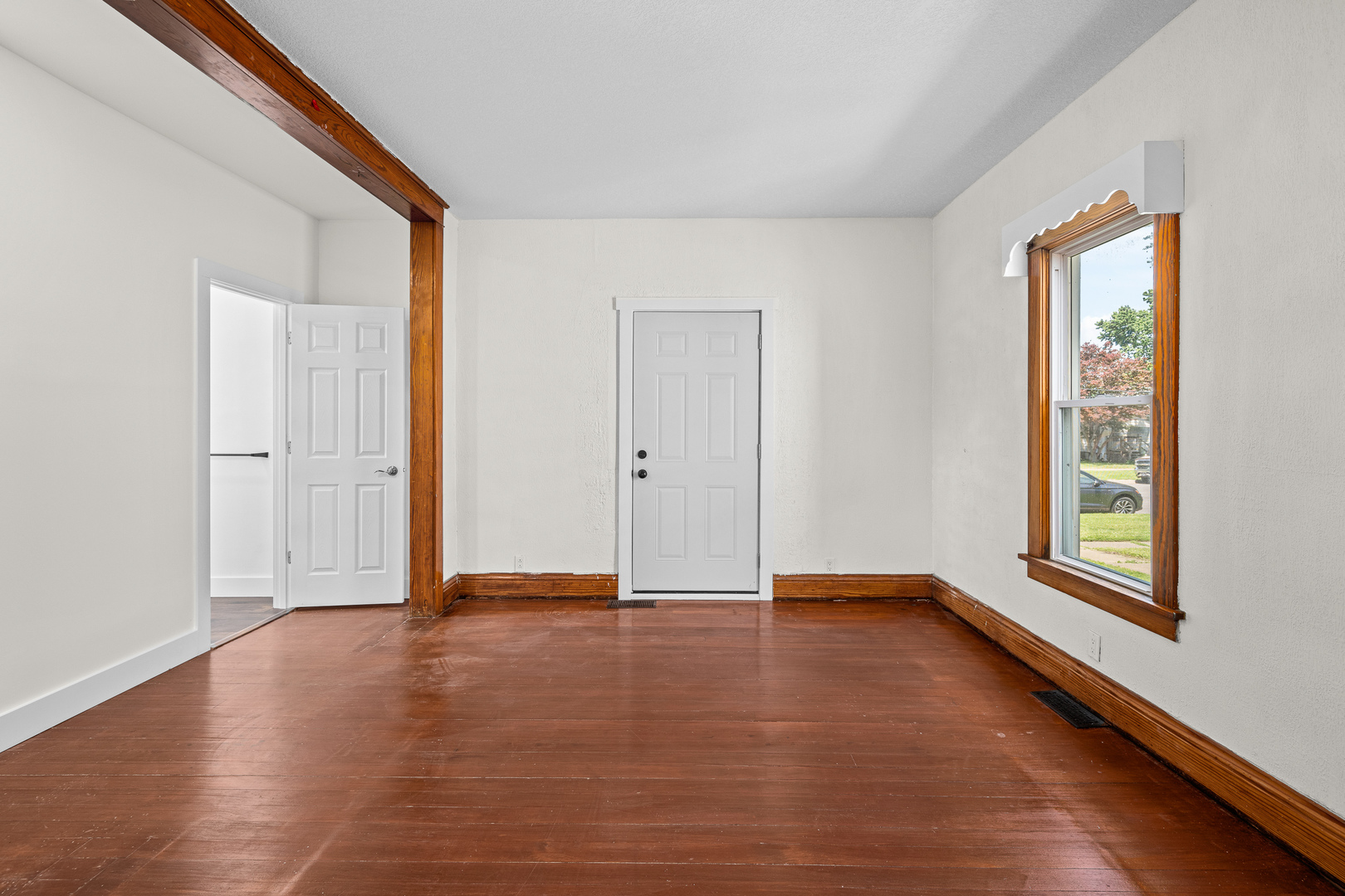 Homes for sale in East Moline, IL | 204 15Th Ave, East Moline, IL 61244 | MLS# 12661477