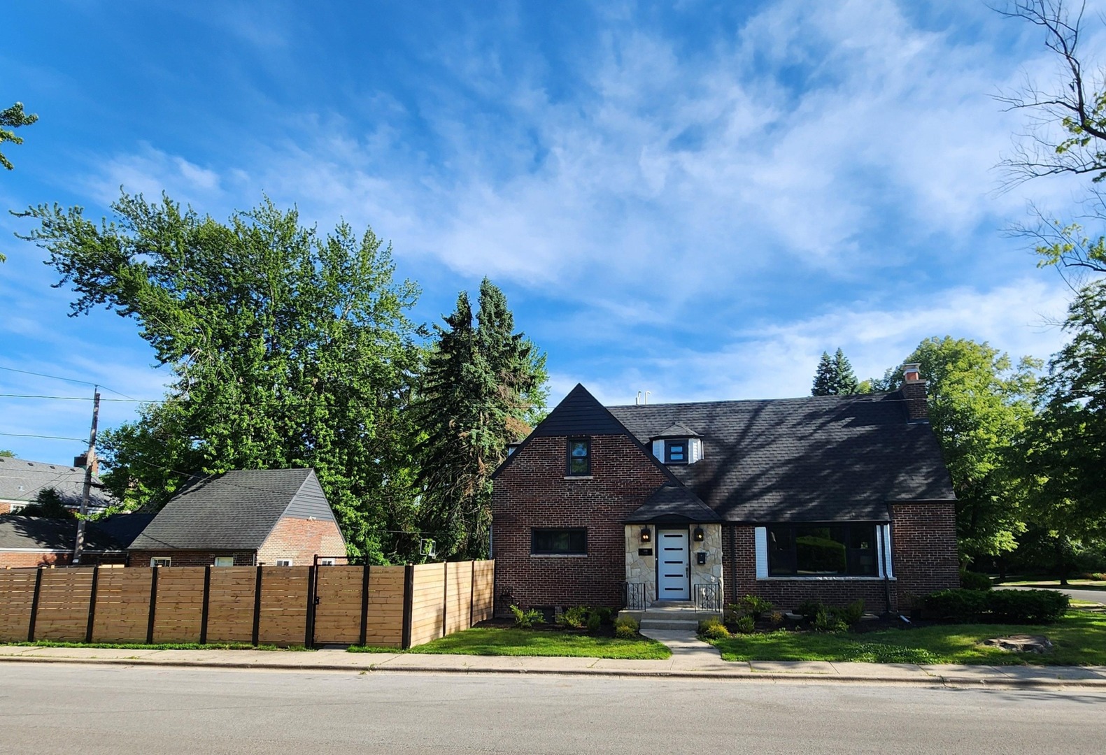 Homes for sale in Chicago, IL | 9001 S Claremont Ave, Chicago, IL 60643 | MLS# 12661518