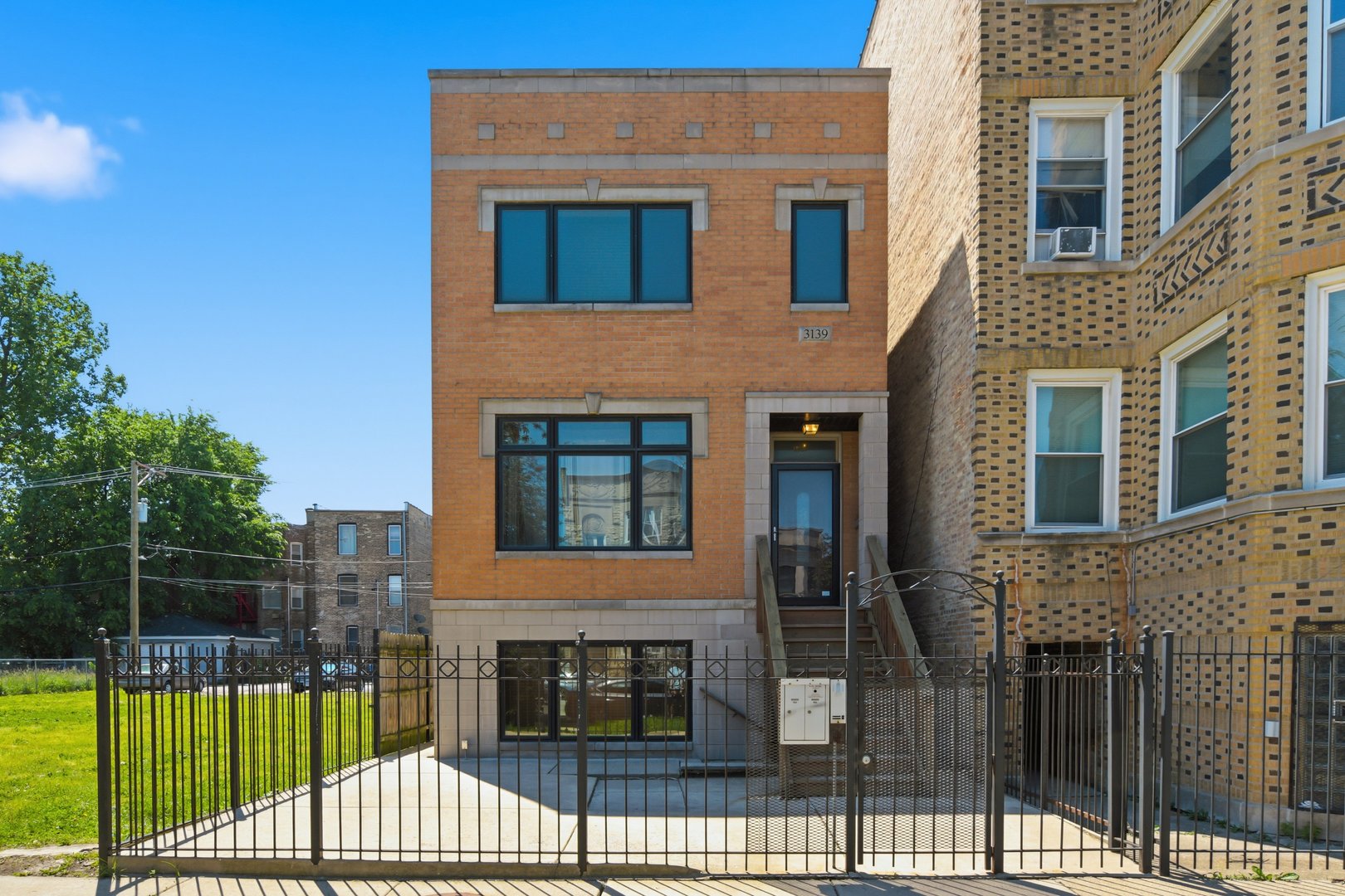 Homes for sale in Chicago, IL | 3139 W Washington Blvd, Chicago, IL 60612 | MLS# 12661573