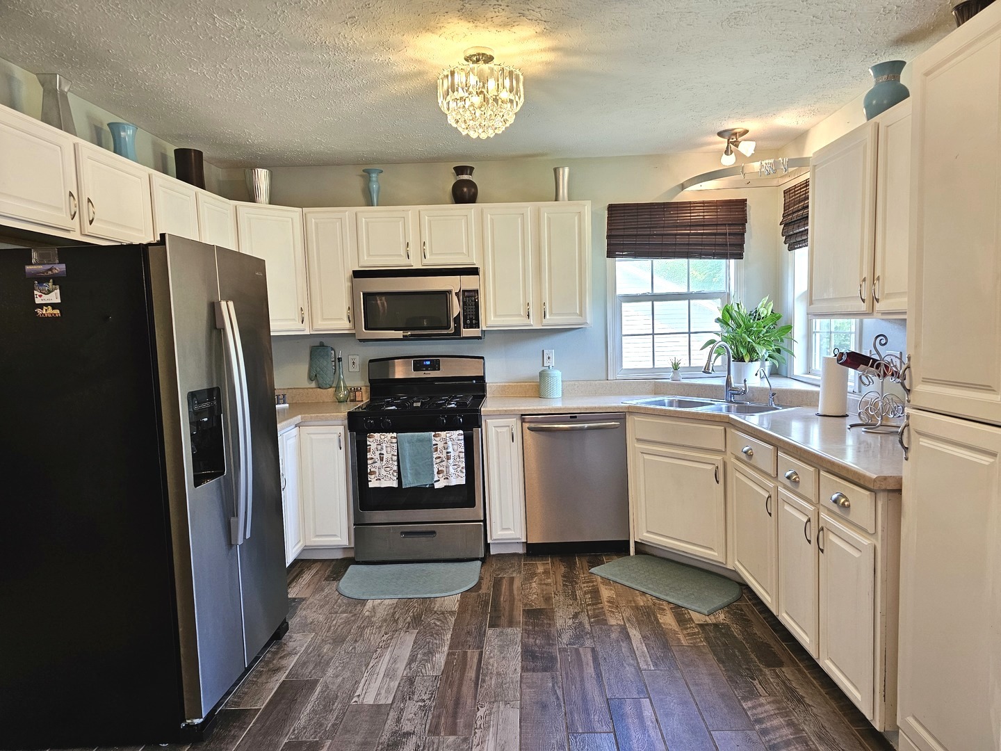 Homes for sale in Poplar Grove, IL | 407 Staffordshire Dr, Poplar Grove, IL 61065 | MLS# 12661661