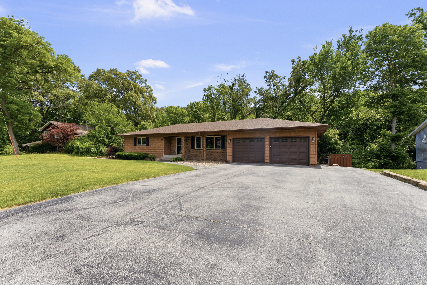 Homes for sale in Coal Valley, IL | 8145 54th Street Ct, Coal Valley, IL 61240 | MLS# 12661802