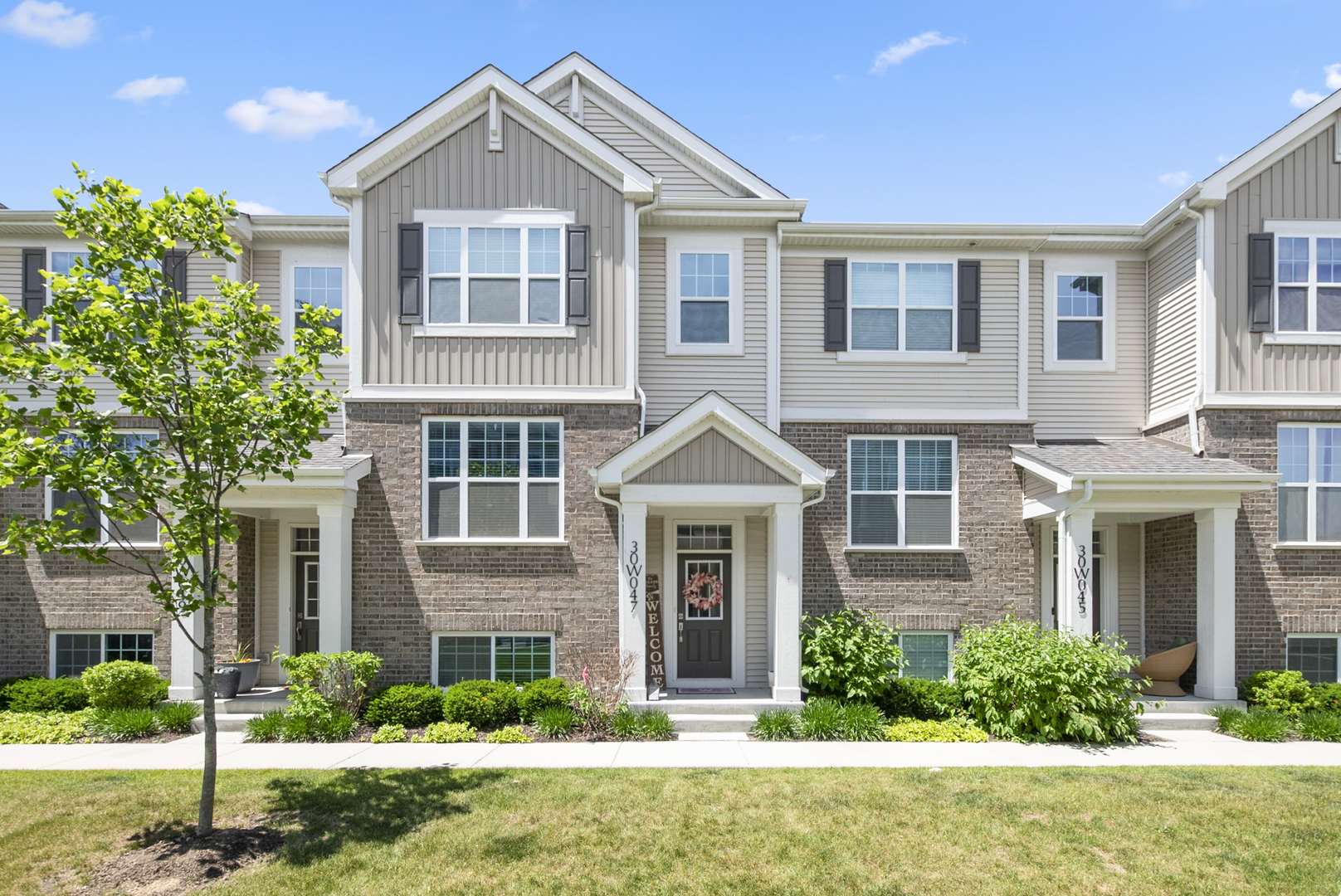 Homes for sale in Warrenville, IL | 30w047 Brayman Ct, Warrenville, IL 60563 | MLS# 12661832