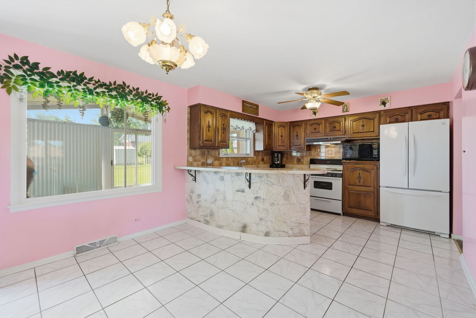 Homes for sale in Wood Dale, IL | 498 Gilbert Dr, Wood Dale, IL 60191 | MLS# 12661868