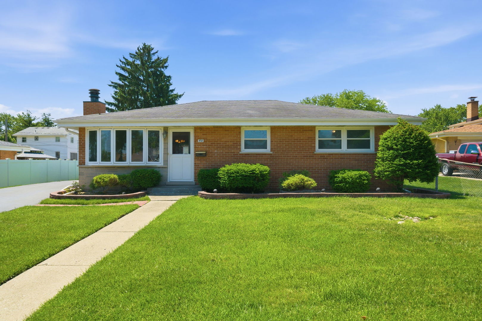 Homes for sale in Wood Dale, IL | 498 Gilbert Dr, Wood Dale, IL 60191 | MLS# 12661868