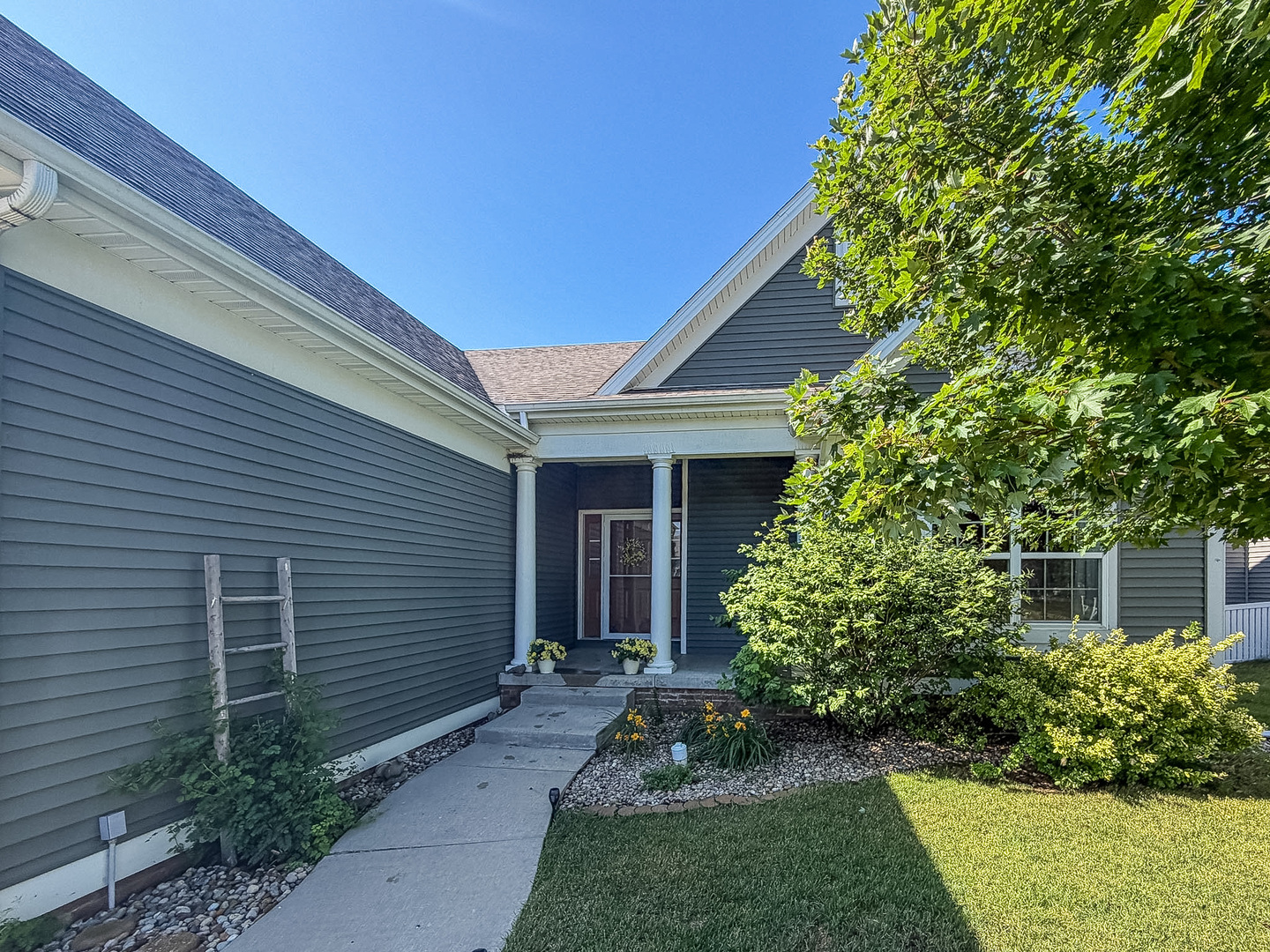 Homes for sale in Champaign, IL | 3907 Boulder Ridge Dr, Champaign, IL 61822 | MLS# 12661892