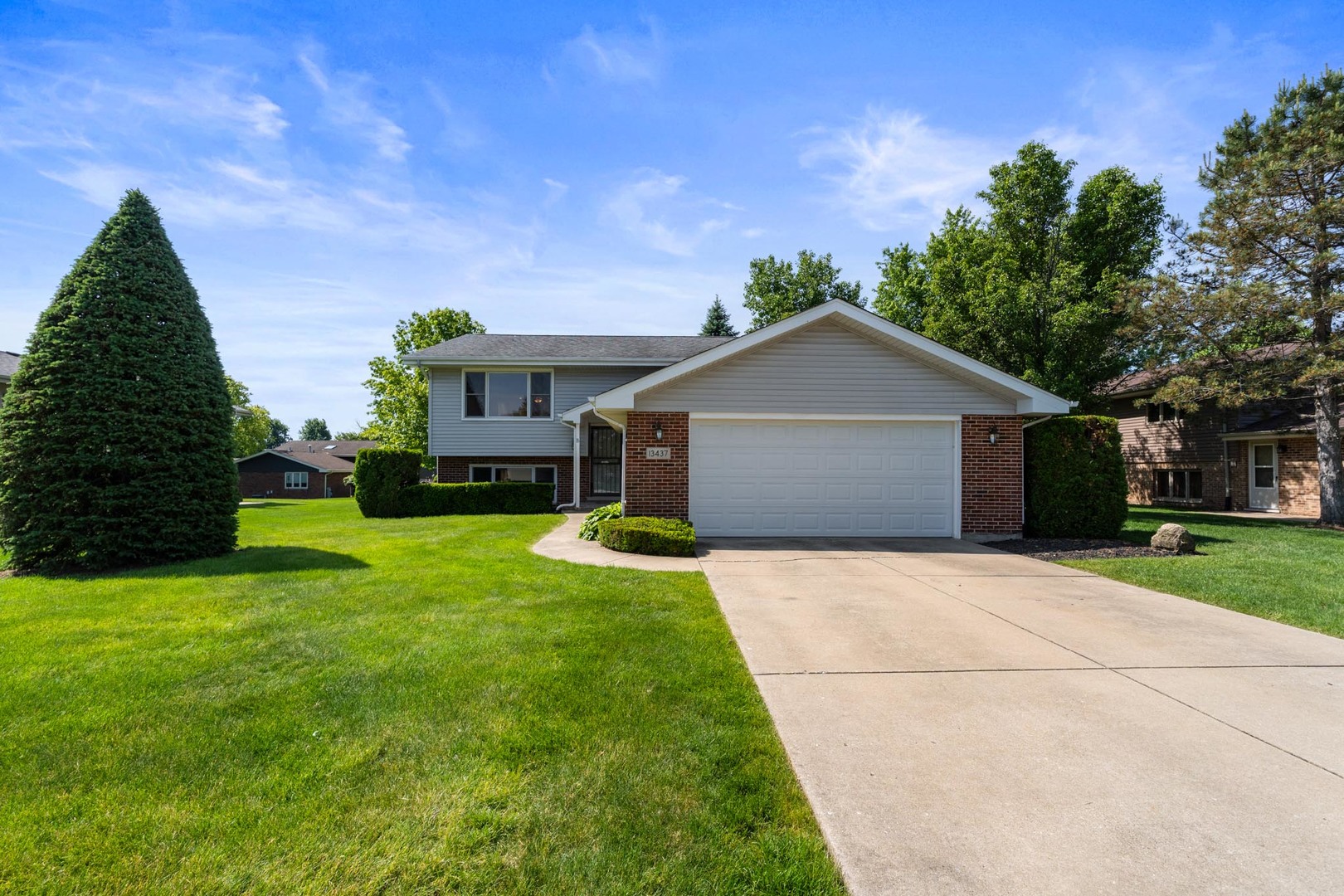 Homes for sale in Homer Glen, IL | 13437 Arabian Dr, Homer Glen, IL 60491 | MLS# 12661902
