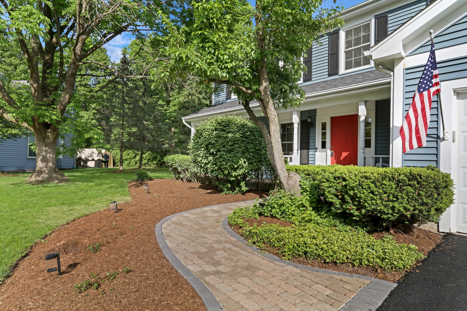 Homes for sale in Gurnee, IL | 827 Hartford Dr, Gurnee, IL 60031 | MLS# 12661916