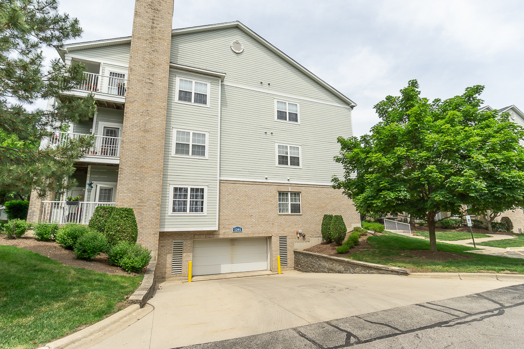Homes for sale in Addison, IL | 1291 W Lake St #103, Addison, IL 60101 | MLS# 12661931
