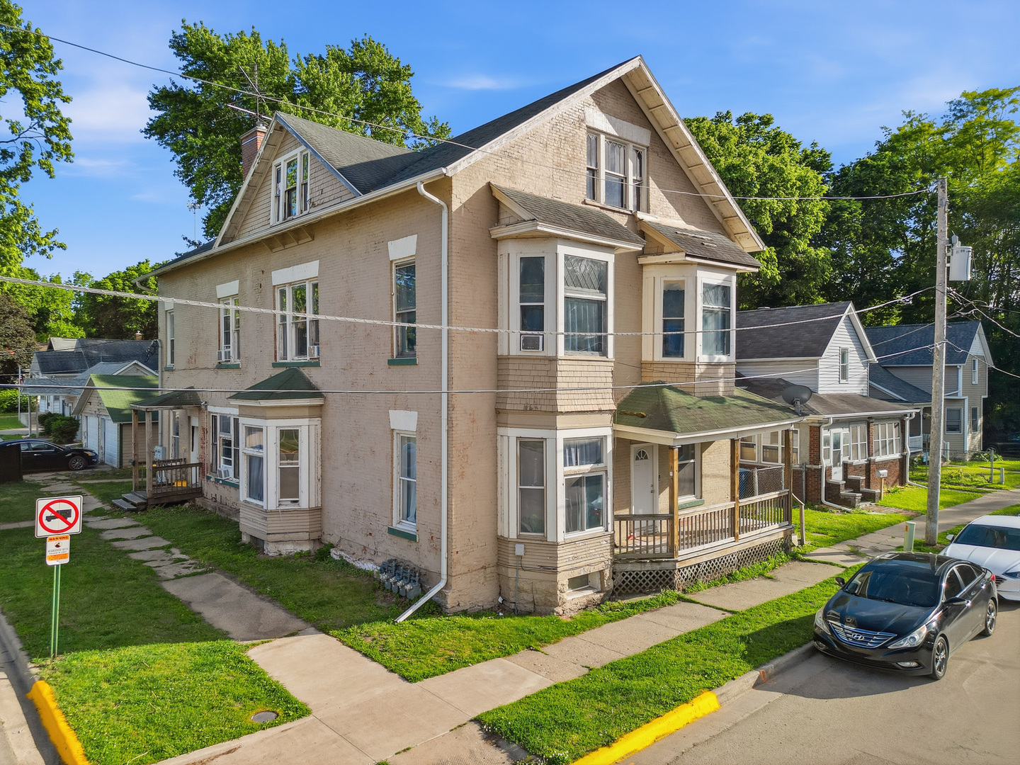 Homes for sale in Dixon, IL | 305 Monroe Ave, Dixon, IL 61021 | MLS# 12661933
